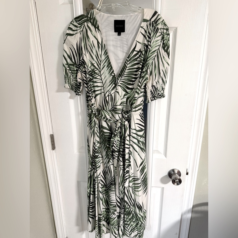 Like New Alex Marie Linen Palm Print Dress